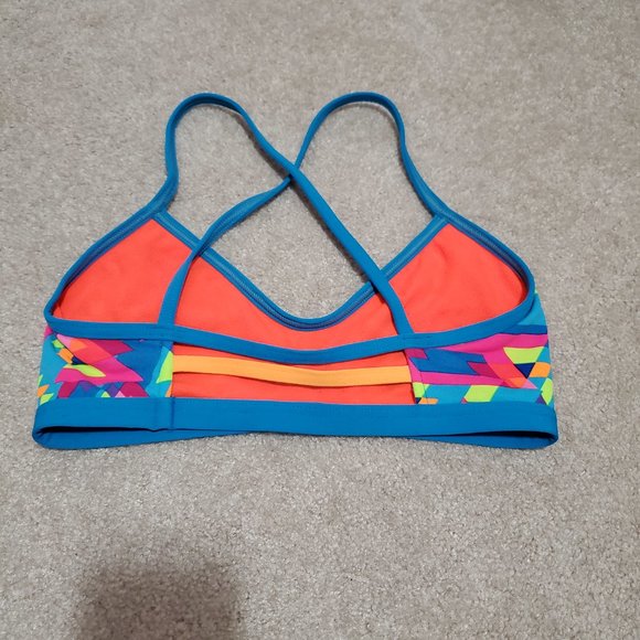 TYR / XS / Women's Le Reve Mojave Neon Geometric Racerback Pullover Bikini Top - Picture 4 of 9